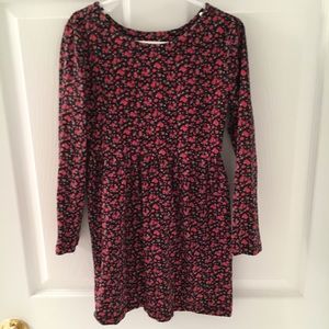 Girls size small (6-7) Gap long sleeve dress.